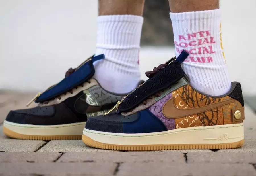 Travis Scott Nike Air Force 1 Low CN2405-900 Datum vydání na nohou