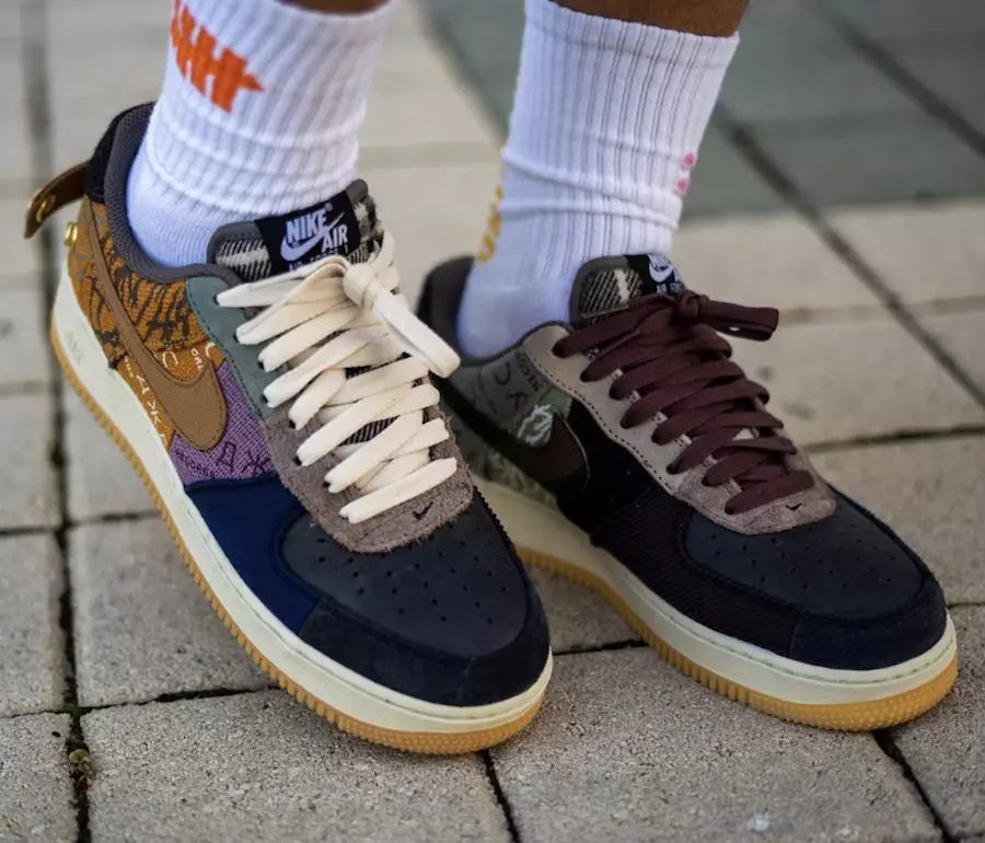 Travis Scott Nike Air Force 1 נידעריק CN2405-900 מעלדונג טאָג אויף די פֿיס