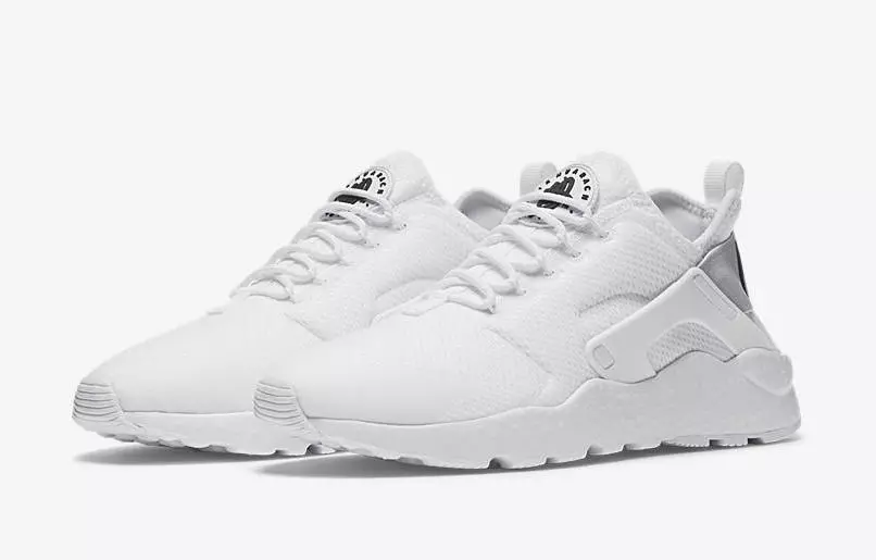 Nike Air Huarache Ultra зуны улиралд цагаан өнгөтэй болжээ