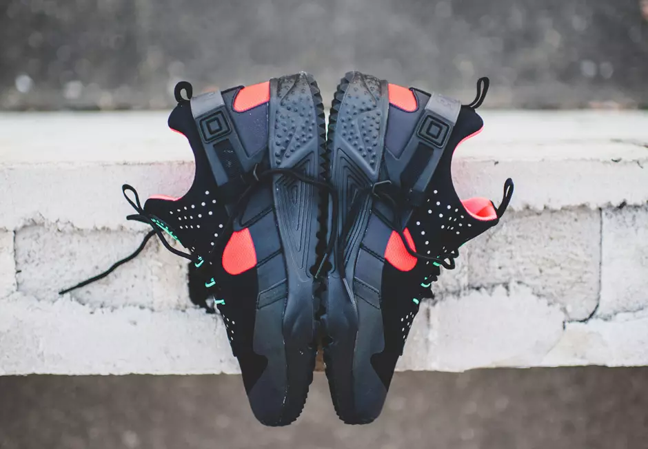 Nike Air Huarache Utility Black Red Green