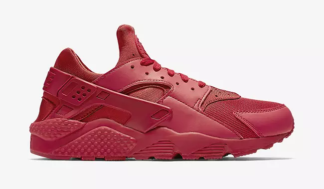 Црвениот Nike Air Huarache