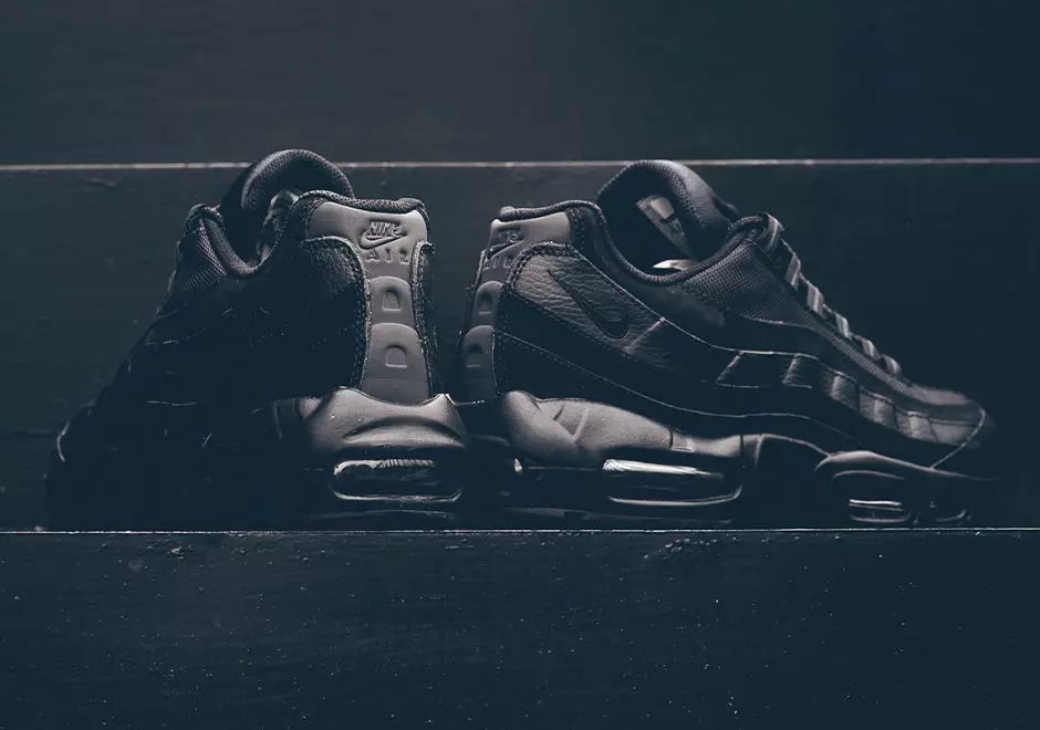 Nike Air Max 95 Triple Negru