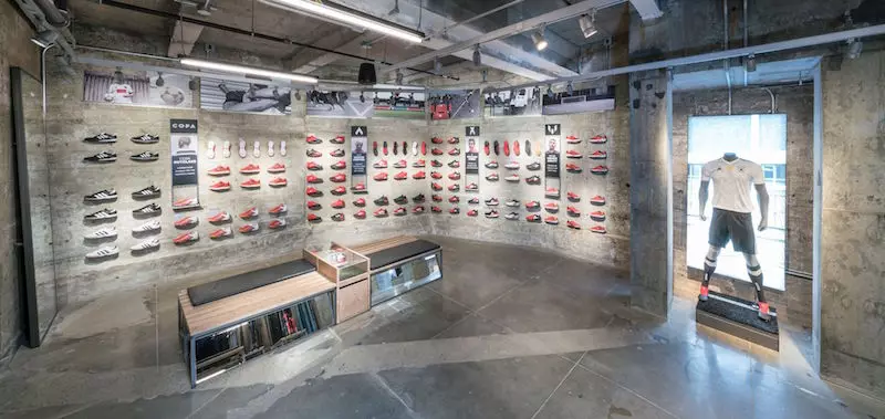 adidas NYC Flagship Store'un içi