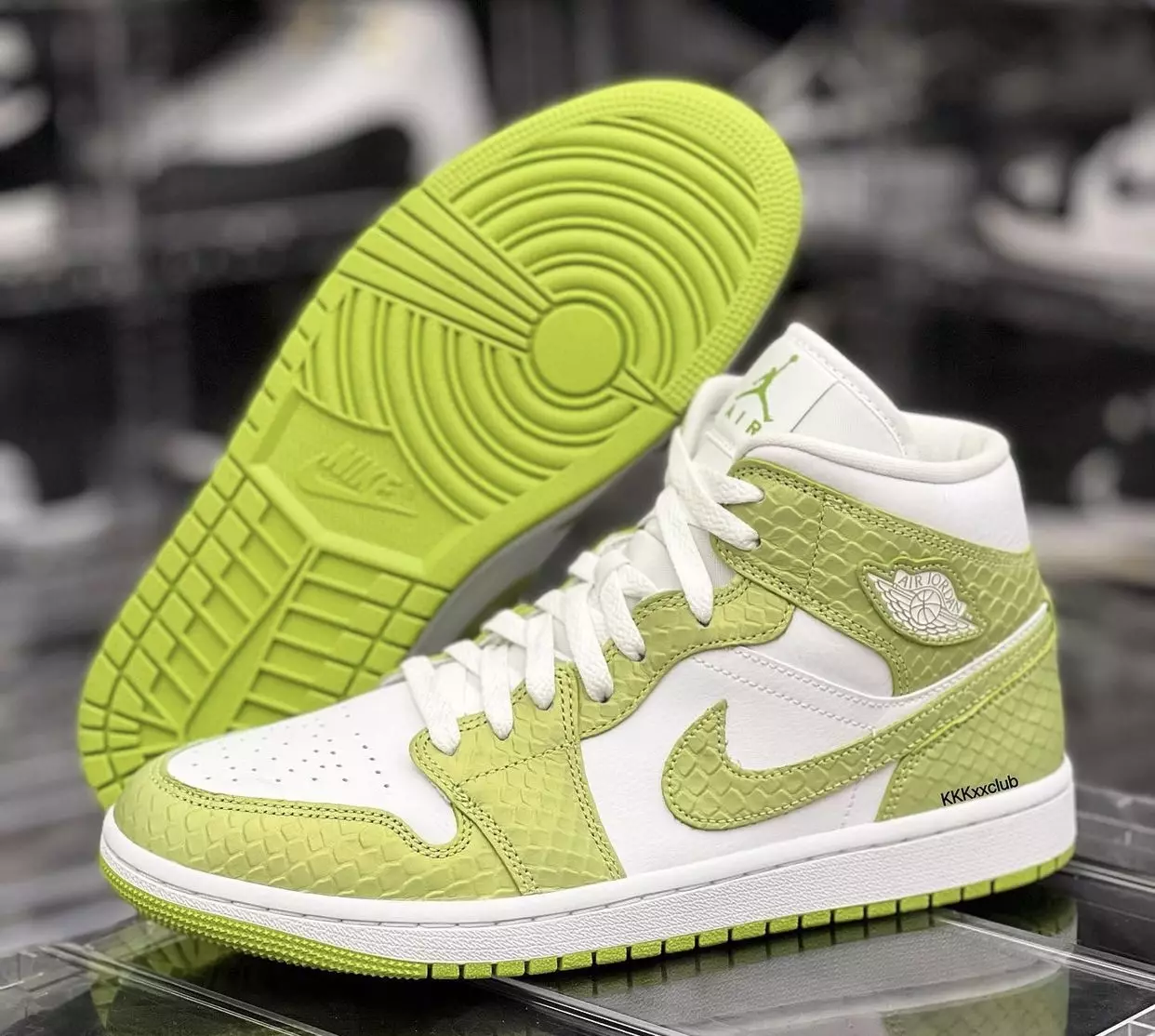 Air Jordan 1 Mid SE Green Python DV2959-113 Data di rilascio