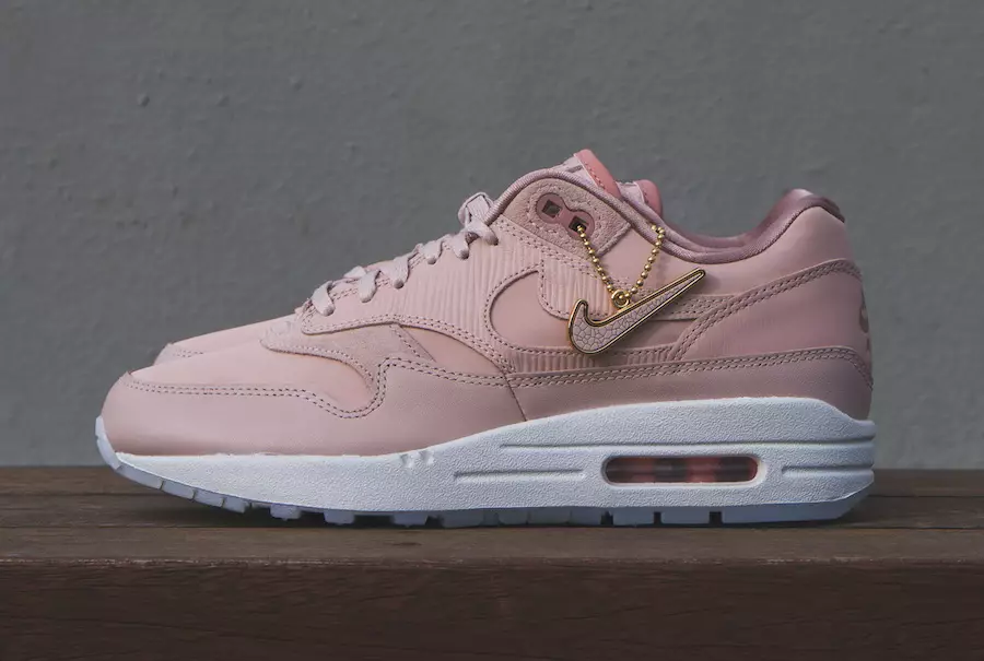 Рожеві кросівки Nike WMNS Air Max 1 Premium