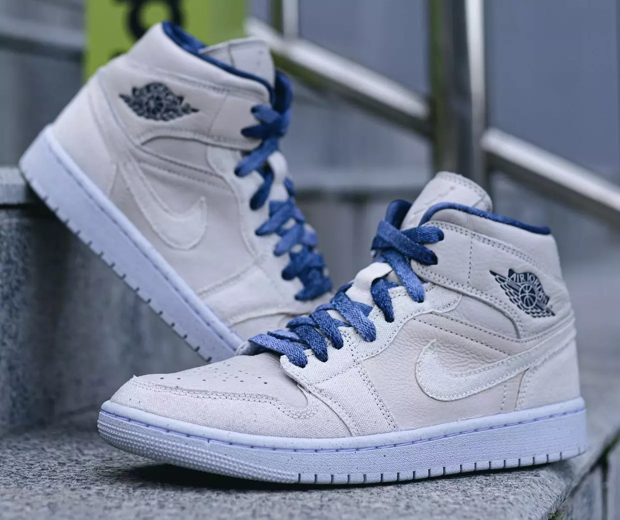 Air Jordan 1 Mid Sanddrift Midnight Navy WMNS DM9126-104 Datum vydání