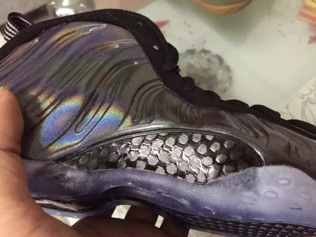 Hologrammi Nike Air Foamposite One 2015