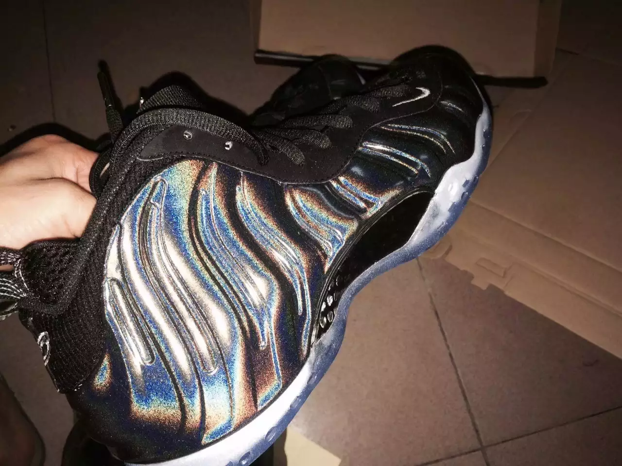 Hologramm Nike Air Foamposite One 2015