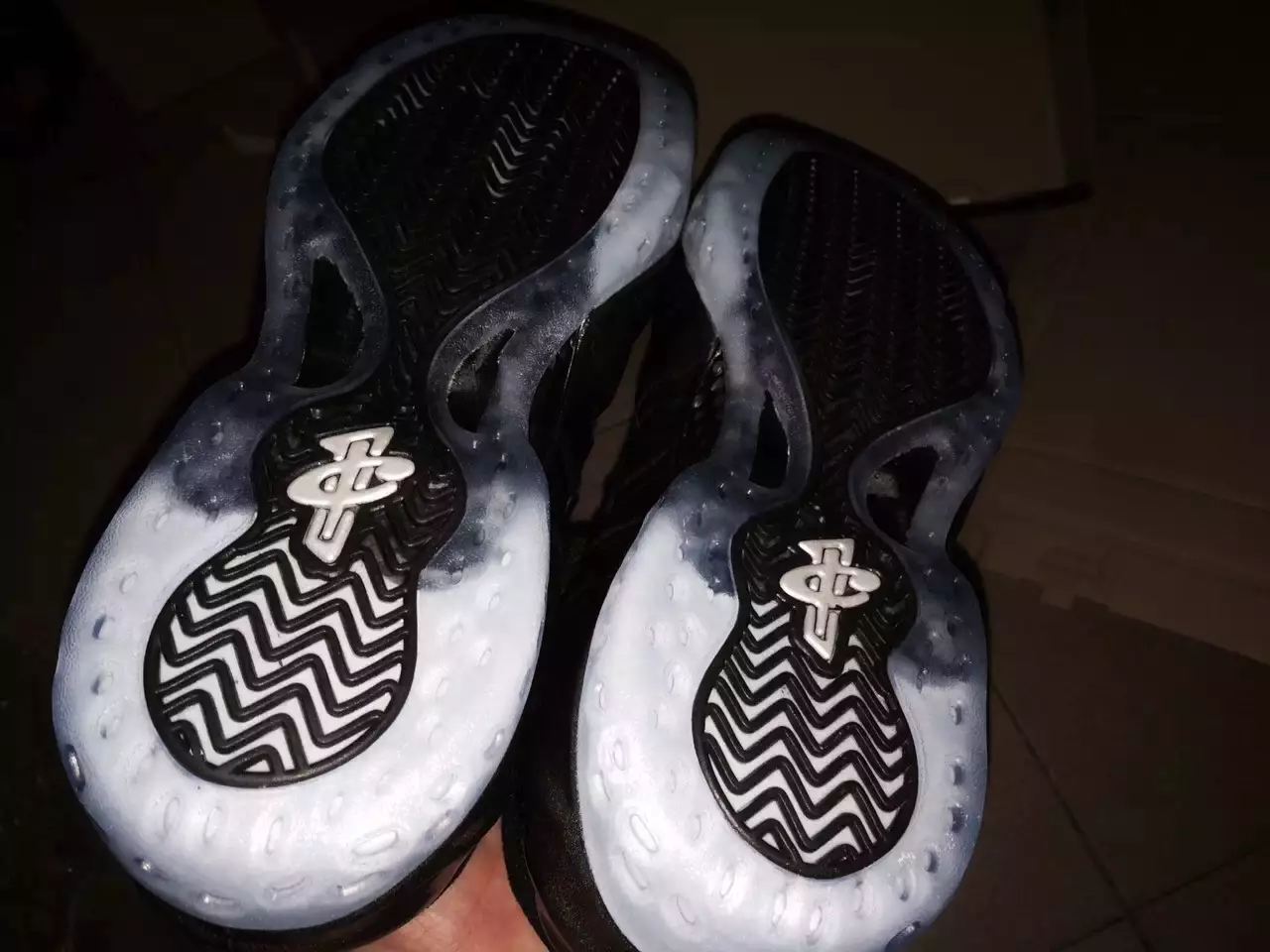 Холограма Nike Air Foamposite One 2015