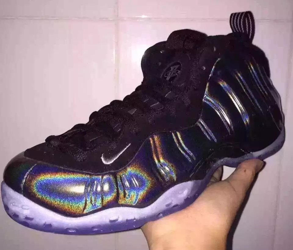 Nike Air Foamposite One Hologramm