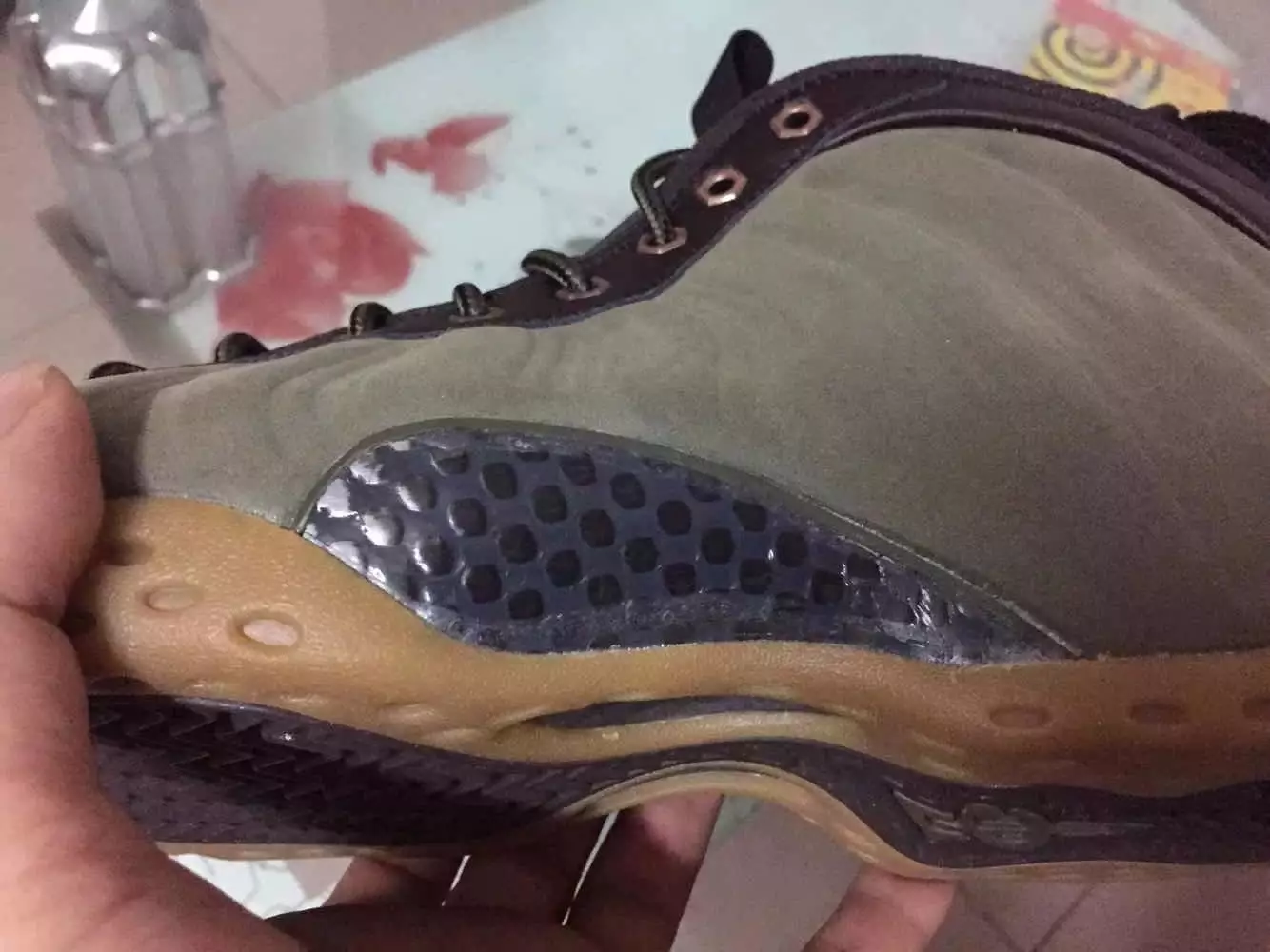 Nike Foaposite PRM amháin Olive Suede