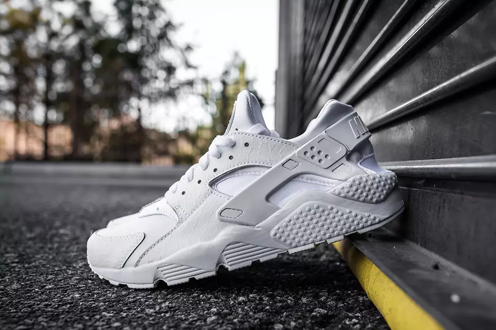 Nike Air Huarache Écailles Blanches