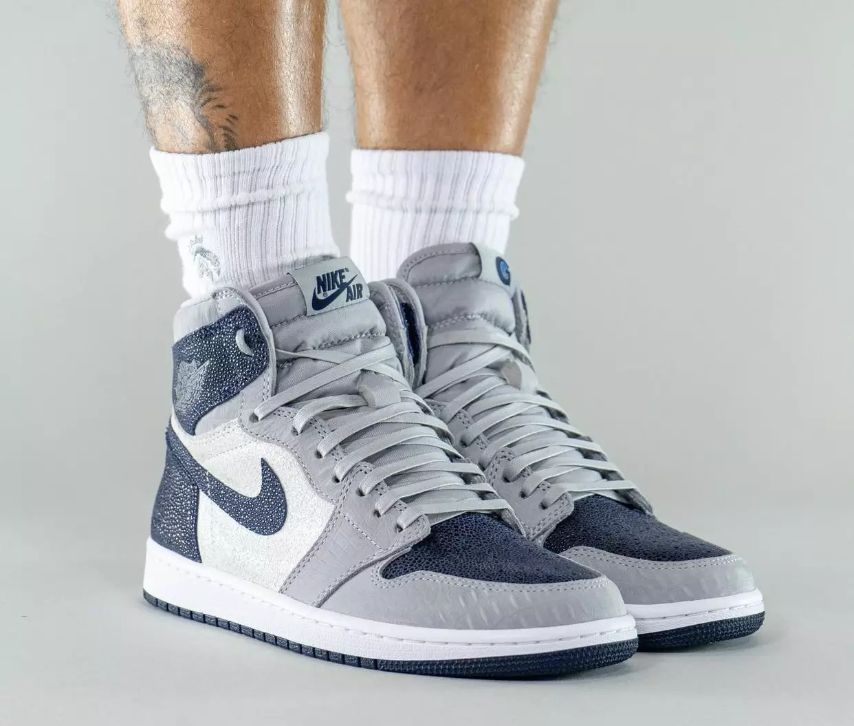 Air Jordan 1 Georgetown Hoyas PE Ayak Üstü