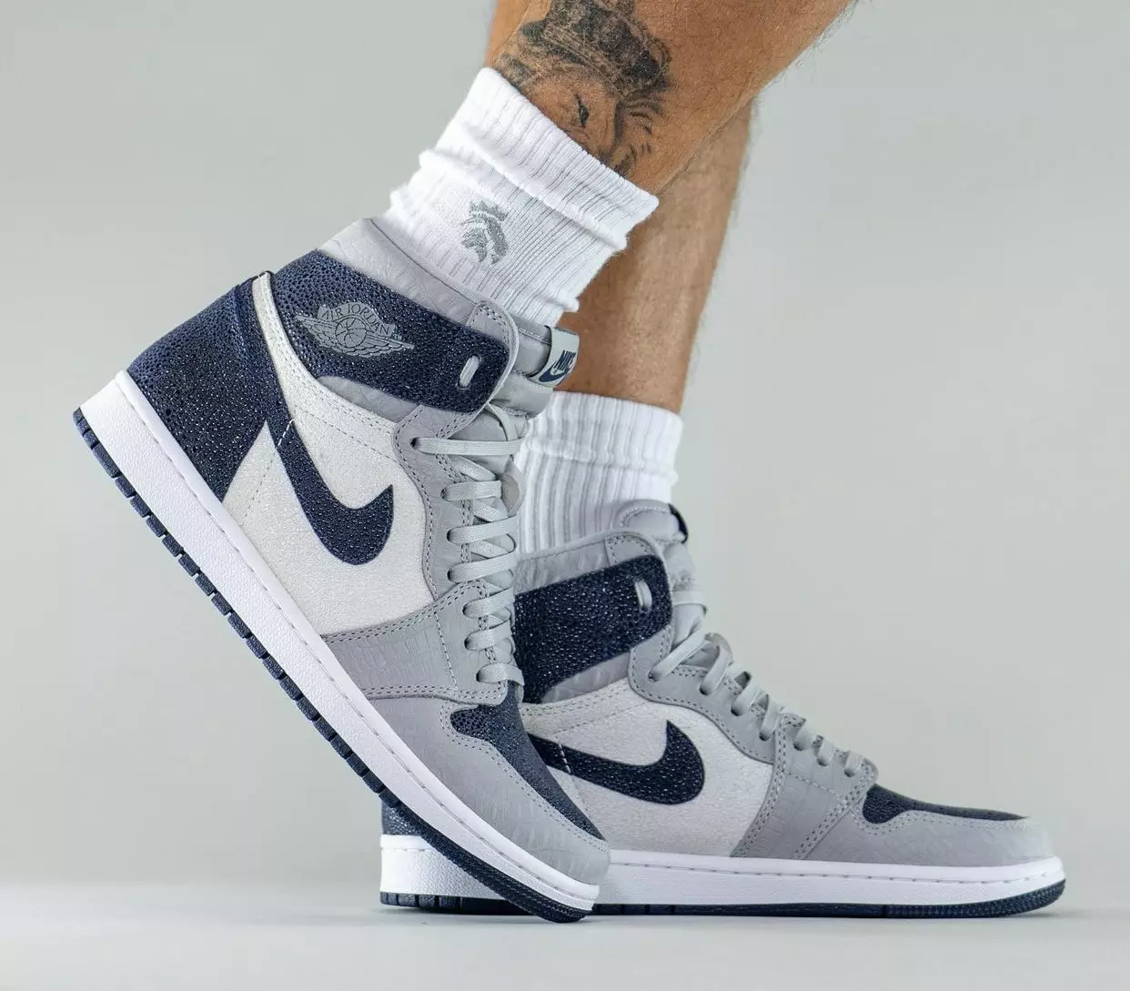 Air Jordan 1 Georgetown Hoyas PE On-Pies