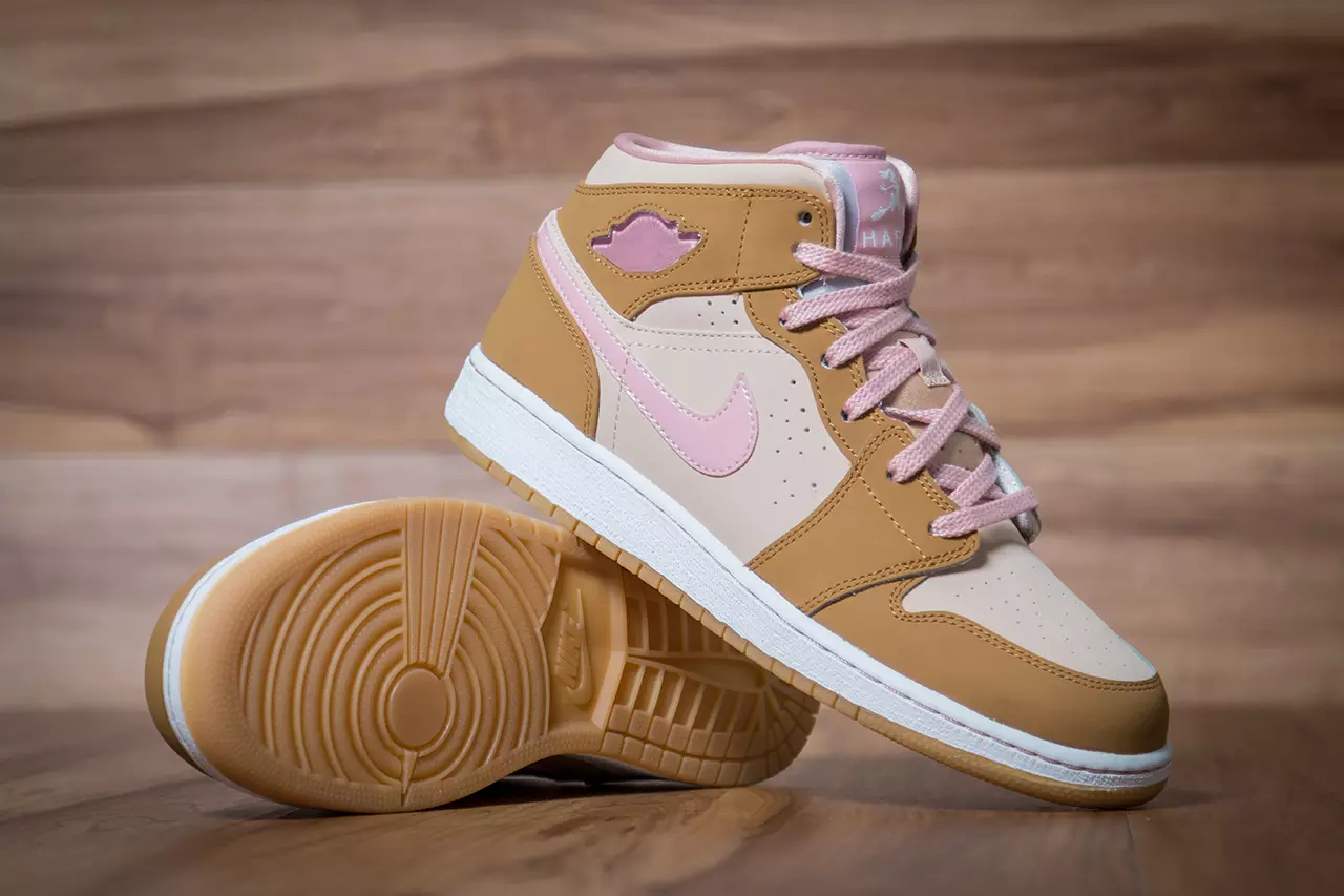 Air Jordan 1 Mid GS Lola Hase