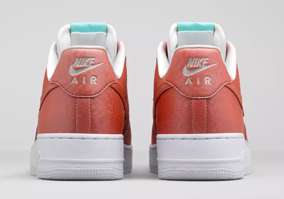 Сохранившиеся значки Nike Air Force 1