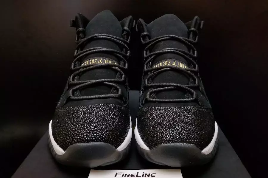 Air Jordan 11 Black Stingray 852625-030