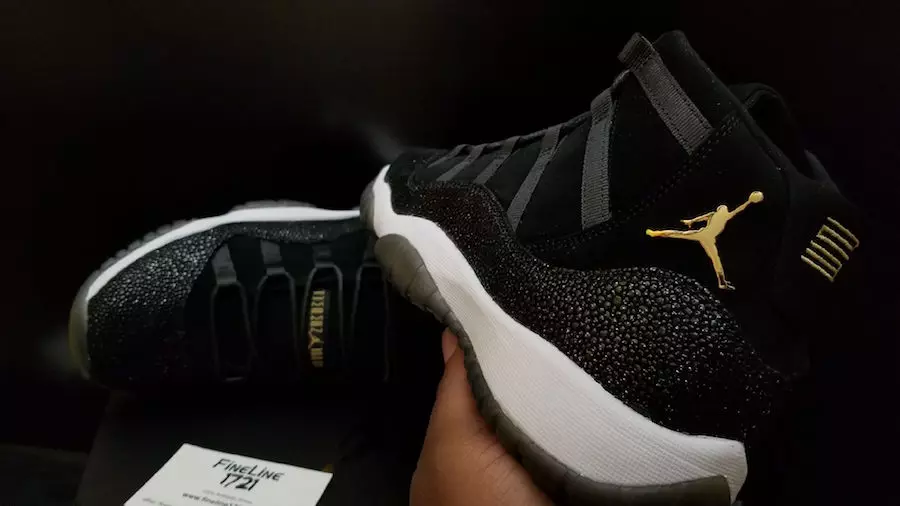 Air Jordan 11 Mantiniece Black Stingray 852625-030