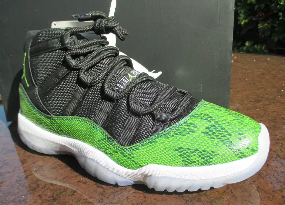 Eșantion din piele de șarpe verde Air Jordan 11