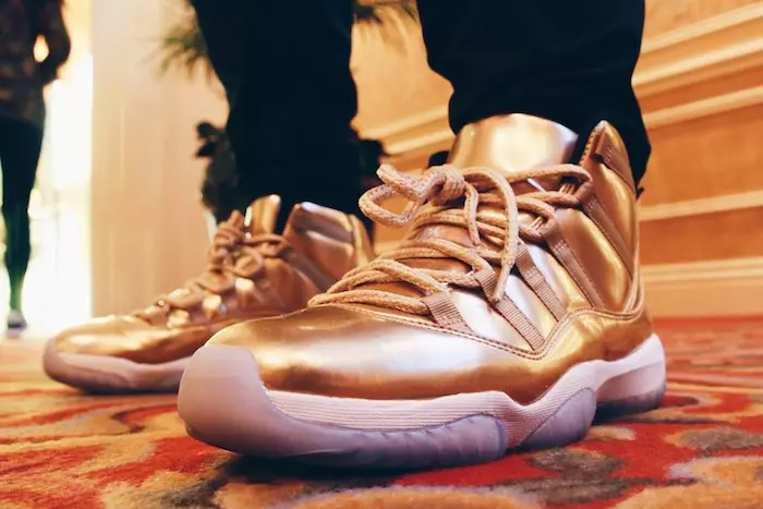 Air Jordan 11 metalik zlatne boje