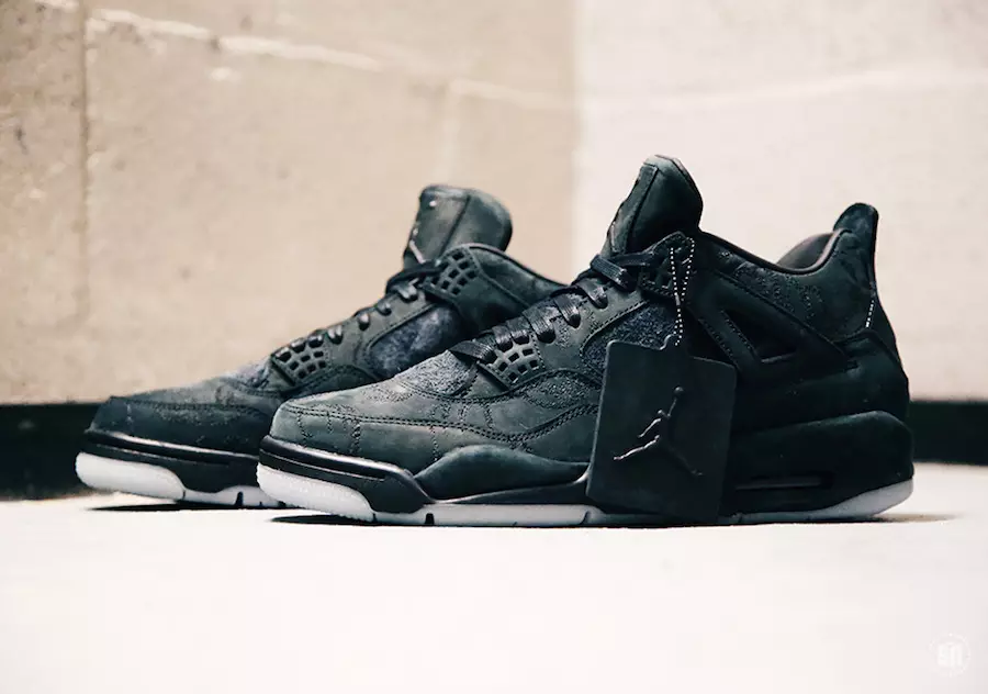 Air Jordan 4 KAWS Czarny Cyber Poniedziałek