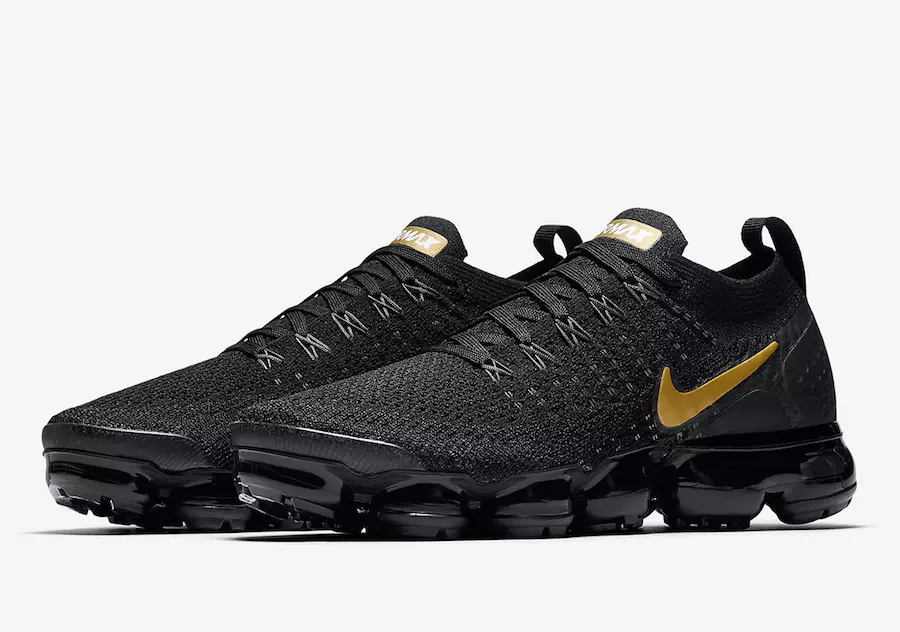 Nike Air VaporMax 2.0 màu đen và vàng kim loại