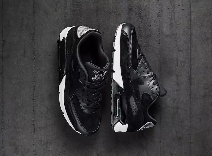 Nike Air Max Rebel Totenkopf-Pack