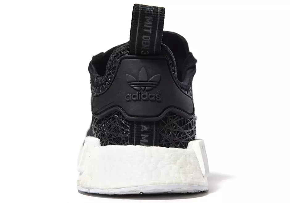 Пакет со изгребани потпетици adidas NMD