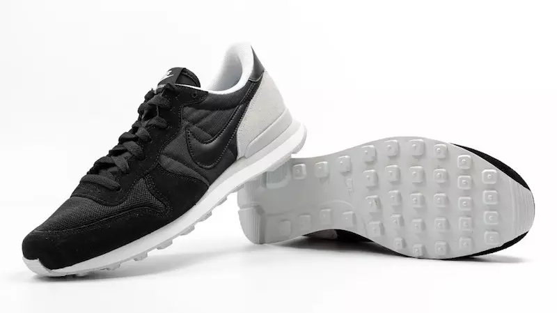 Nike Internationalist შავი