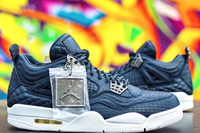 Air Jordan 4 Premium Bleu Marine Blanc