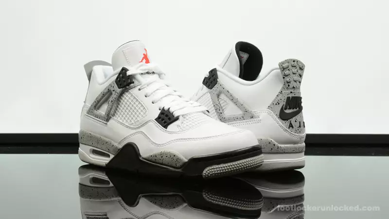 Doplnenie zásob bieleho cementu Air Jordan 4 OG