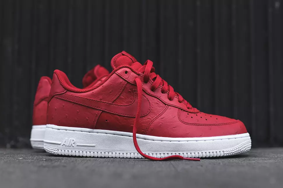 Nike Air Force 1 '07 LV8 «Red Ostrich»