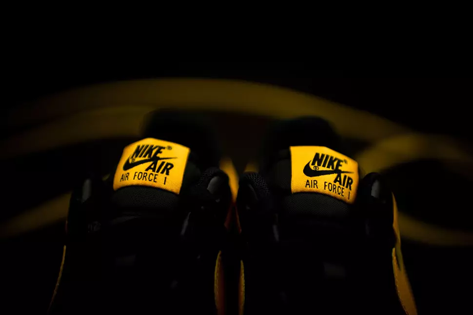 Nike Air Force 1 Bajo Negro Amarillo