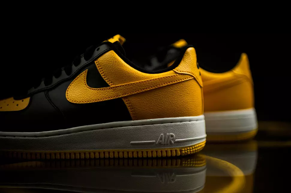 Nike Air Force 1 baixo preto amarelo