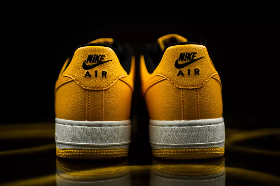 Nike Air Force 1 E verdhë e ulët e zezë