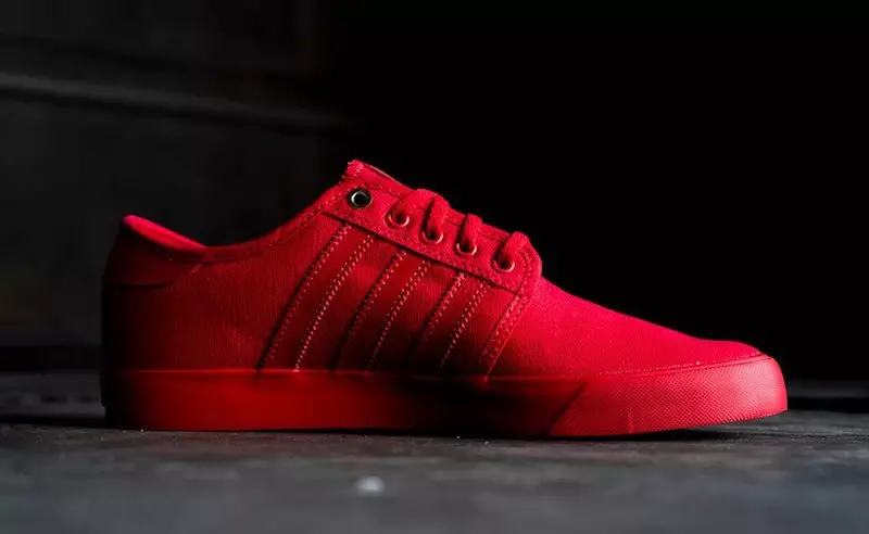 adidas Seeley rouge écarlate