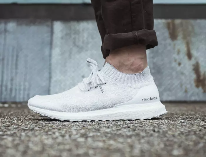 Adidas Ultra Boost Uncaged White ant pėdos