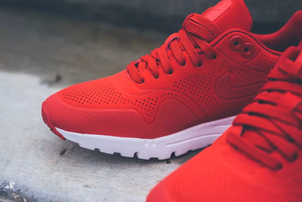 nike-wmns-air-max-1-ultra-moire-ollscoil-dearg-1