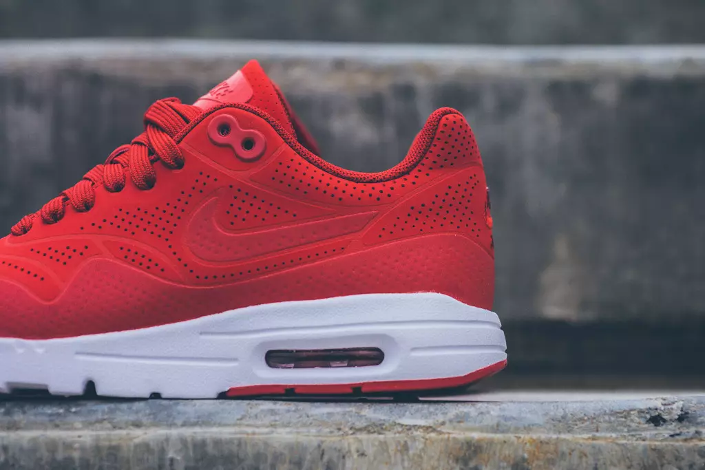 nike-wmns-air-max-1-ultra-moire-их сургуулийн-улаан-3