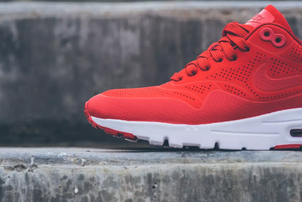 nike-wmns-air-max-1-ultra-moaré-university-red-4