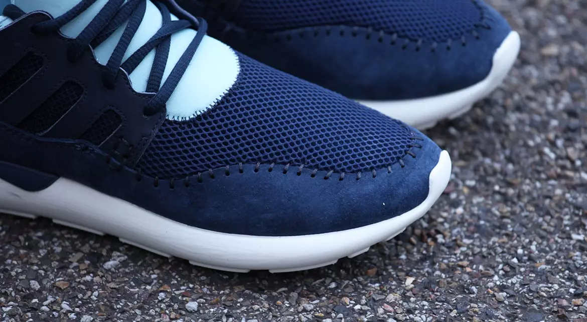 -tubular-moc-runner-blush-blue-collegiate-navy-collegiate-navy-3