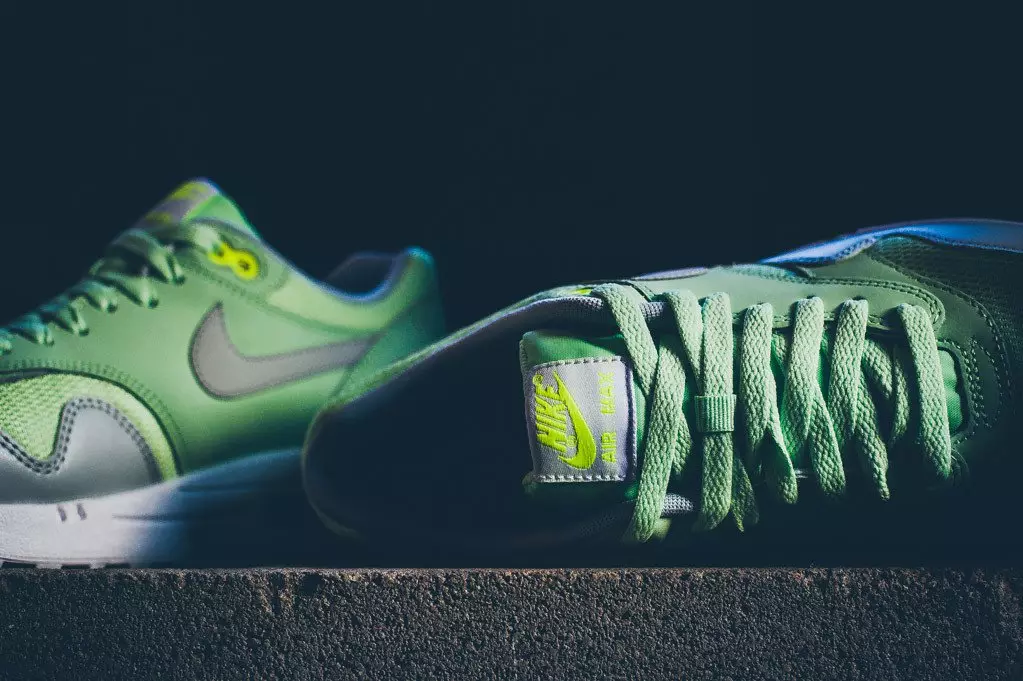 Nike-Air-Max-1-Riachtanach-Vapor-Green-Mist-2