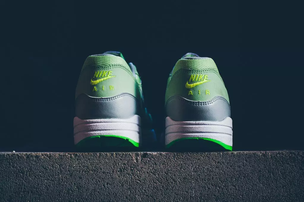 Nike-Air-Max-1-Essential-Vapour-Green-Mist-3