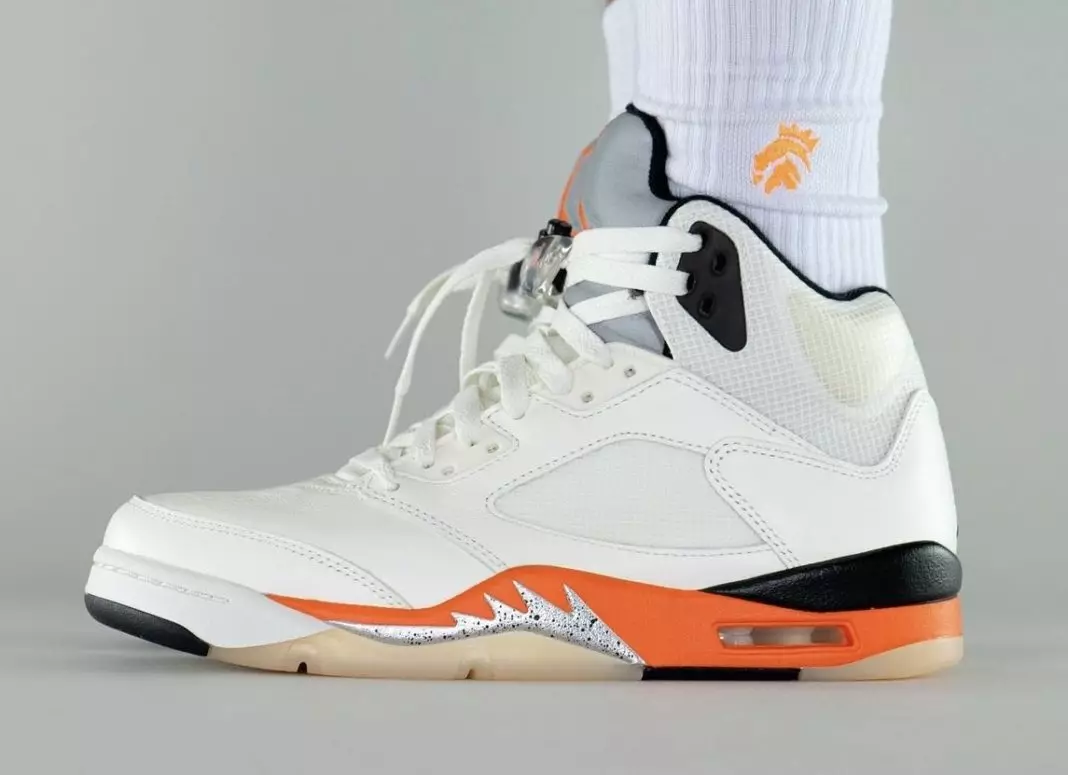 صور على الأقدام من Air Jordan 5 6349_1