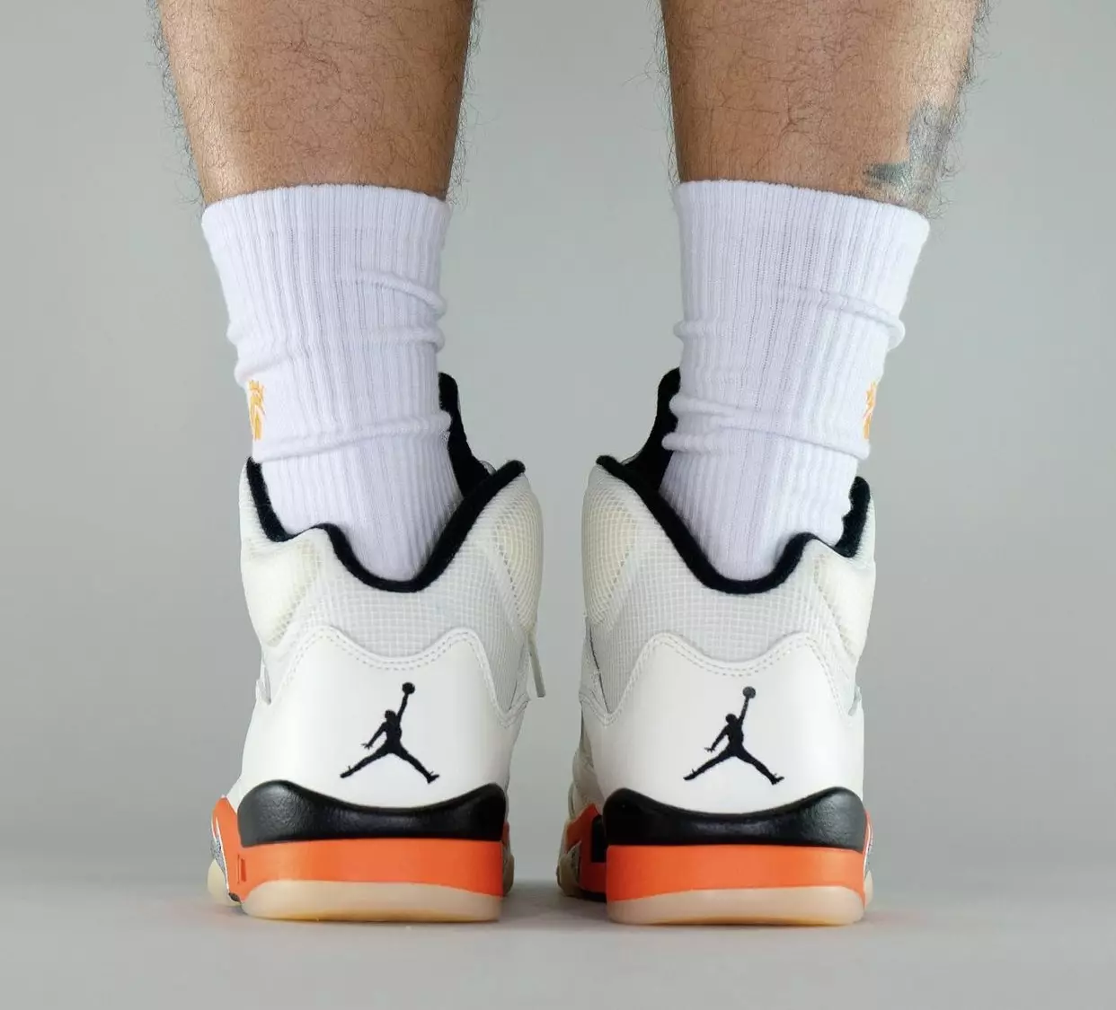 Air Jordan 5 mölbrotið bakborð Orange Blaze DC1060-100 Útgáfudagur á fótum