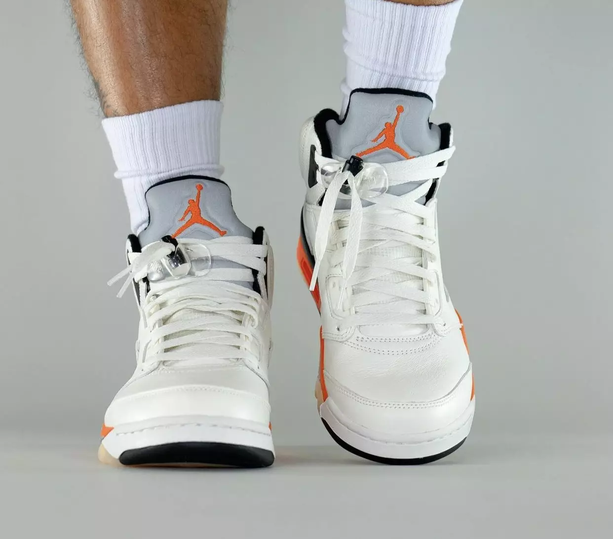 Air Jordan 5 талкаланган арткы такта Orange Blaze DC1060-100 Чыгуу датасы буттарда