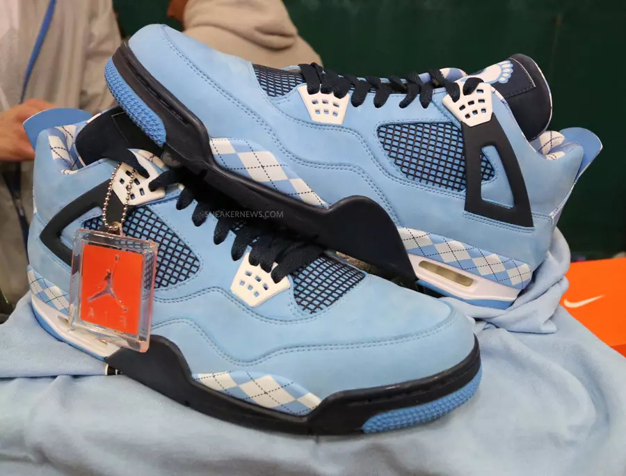 Air Jordan 4 UNC Тар өкшесі