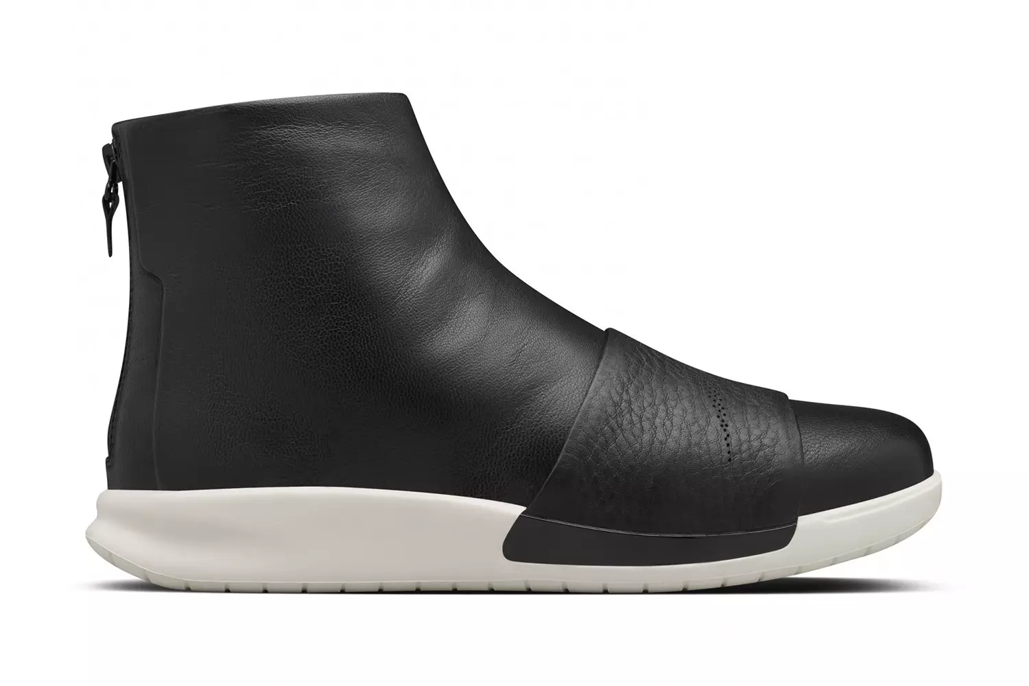 NikeLab بوت Benassi Lux خود را معرفی کرد