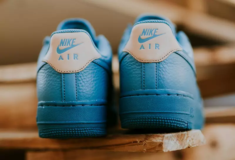 Nike Air Force 1 07 LV8 azul ahumado