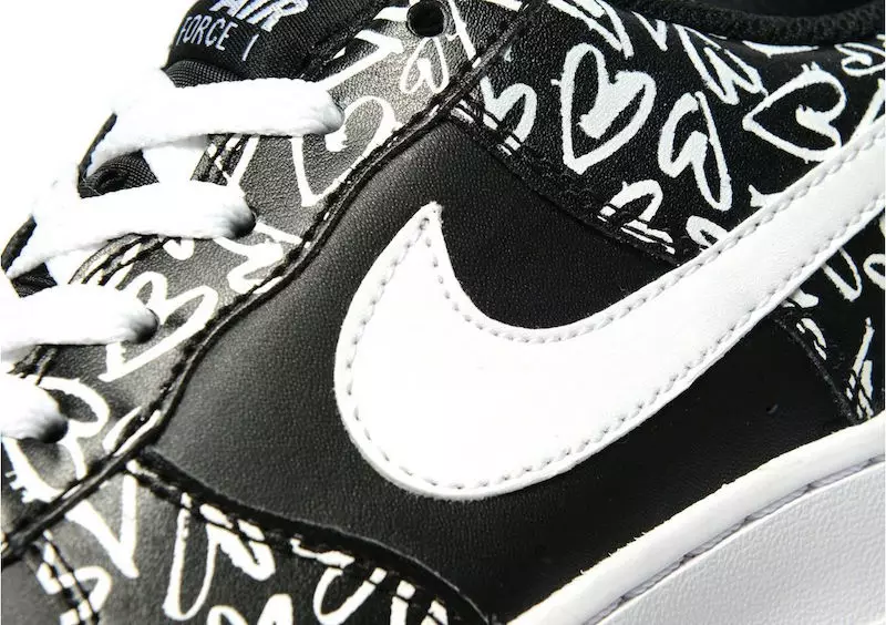 Nike Air Force 1 Low Hearts черный белый